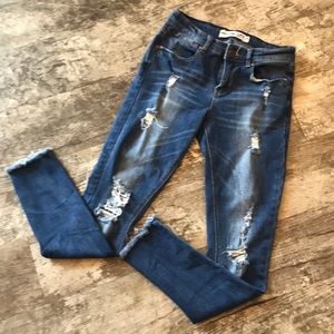 ❌❌SOLD ❌❌Distressed Monkey Ride Jeans